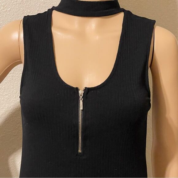 Guess Sleeveless Choker Ribbed Top 1/2 Zipper Front Black Size Medium - Picture 2 of 12